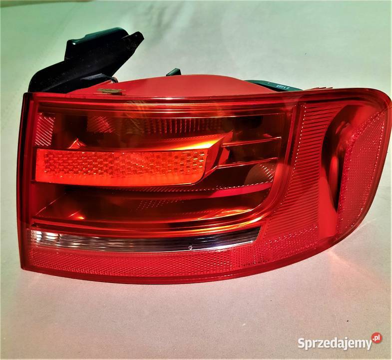 Oryginalna lampa prawy tył Audi A4 B8 Sedan osobowe