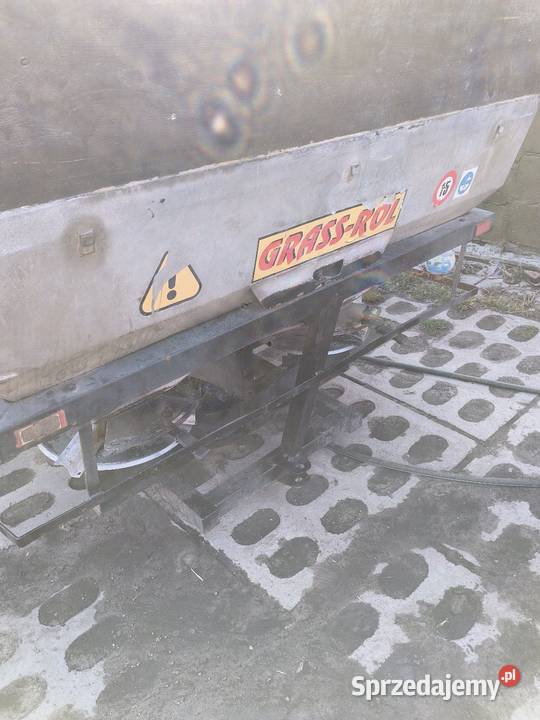 Rozsiewacz nawozów dwutalerzowy Rozsiewacze nawozów Tomaszów Lubelski