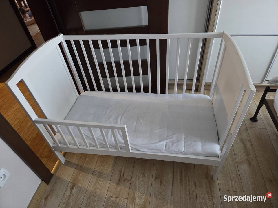 Łóżeczko dziecięce białe z materacem 2 w 1 Nowa Sarzyna