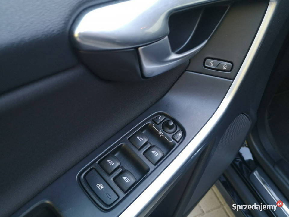 Volvo XC 60 20 D 181 Klimatronic Nawi Parktronic Strzegom