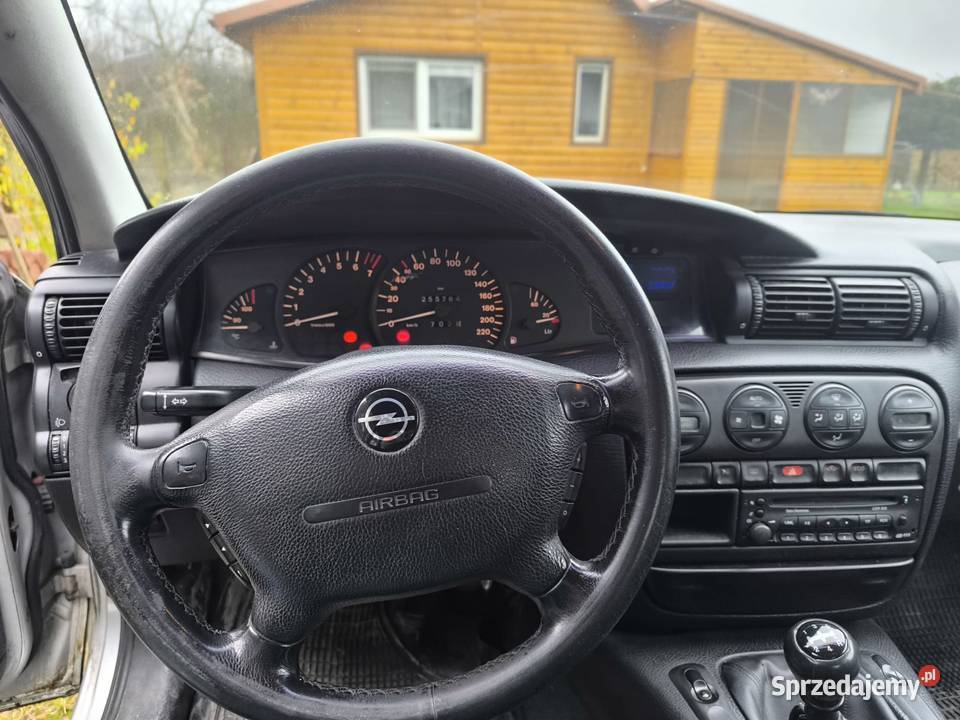 opel omega b w jednych rękach 20 lat