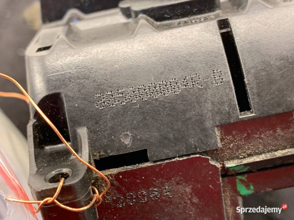 ZAMEK DRZWI PRAWY PRZÓD RENAULT LAGUNA III Kombi