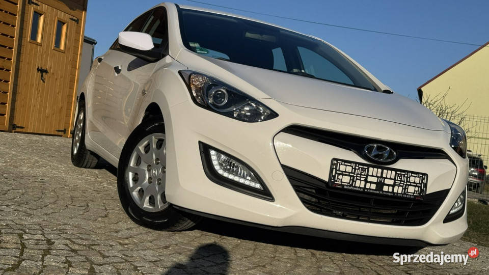 Hyundai i30 14 Benz 100 z Niemiec 100 Oryginał światła LED Strzegom