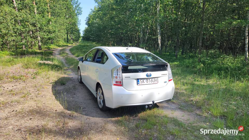 Toyota Prius 3 hybryda prywatny bezwypadkowy 136KM Katowice