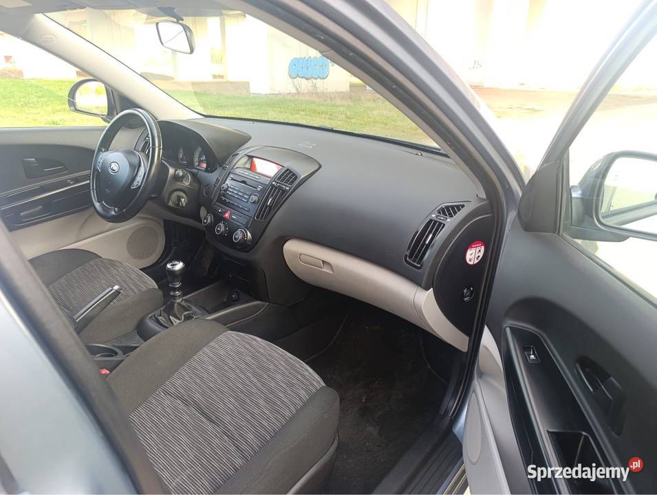 Kia Ceed 14 benzyna klima Zadbana org przebieg niebieski