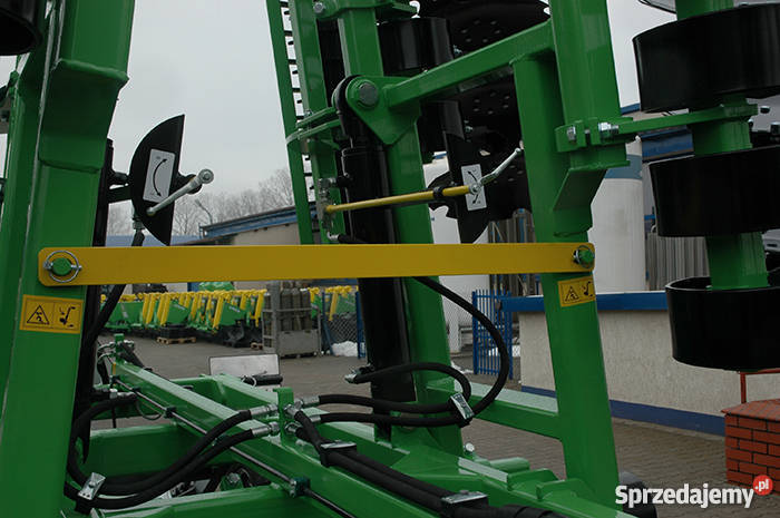 Brony hydraulicznie składane zawieszane Maszyny rolnicze sprzedam