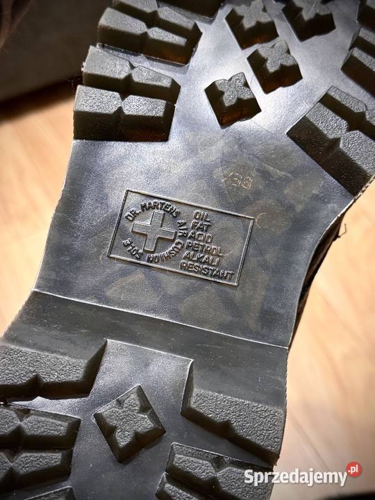 Buty Dr Martens Jadon HDW Hardware Piercing Moda i Styl wielkopolskie Poznań