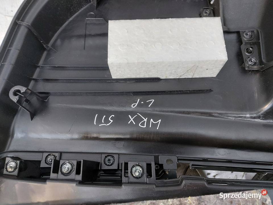 Subaru WRX STI 2015r tapicerka boczek bagażnika