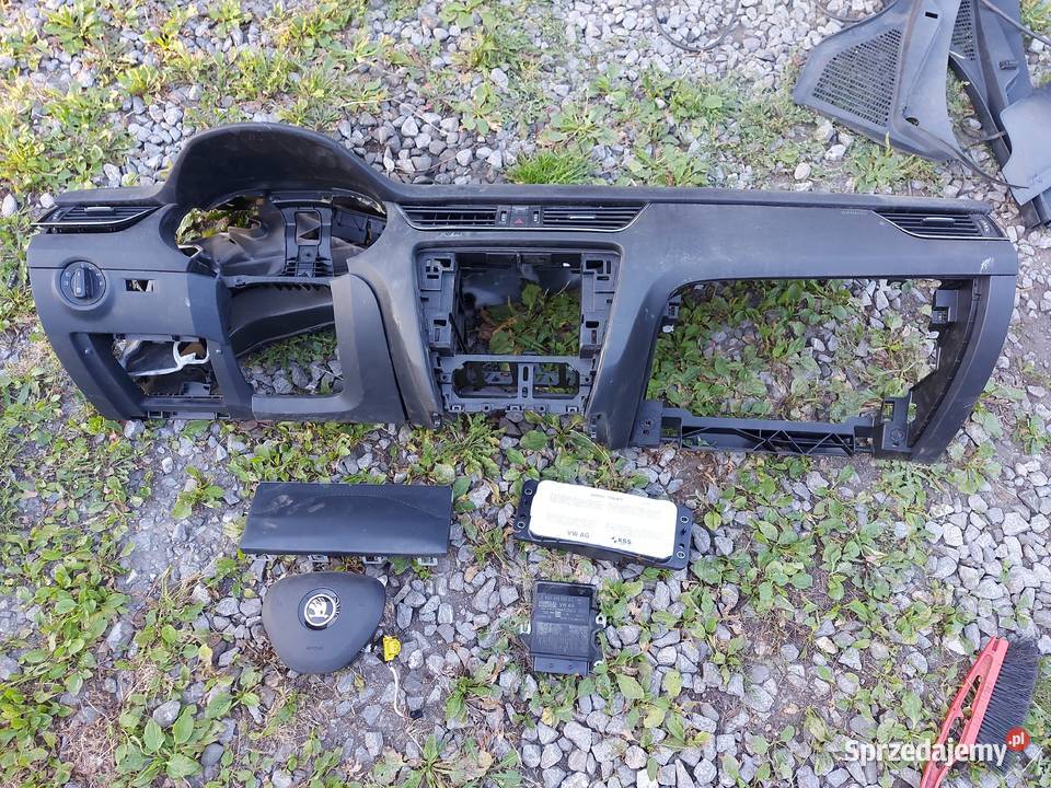 Skoda Octavia 3 III 13 DESKA ROZDZIELCZA Deski rozdzielcze, konsole śląskie