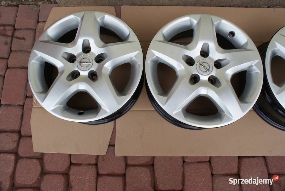 65Jx16 Opel Astra H Meriva B Kołpaki podkarpackie Nozdrzec