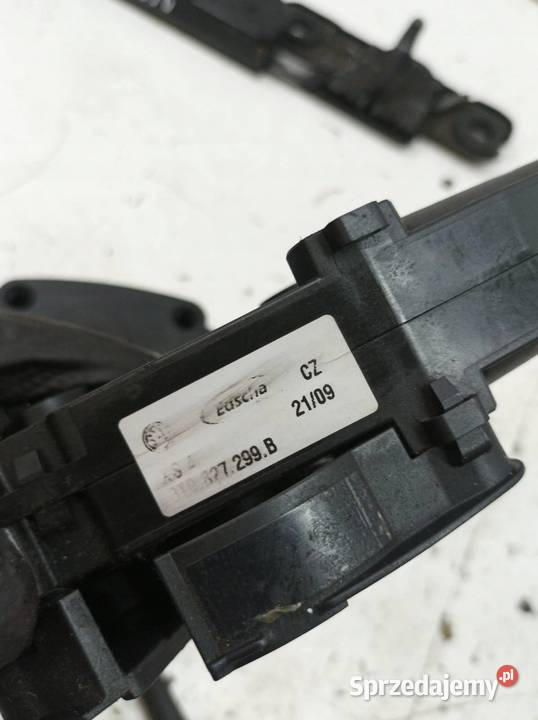 ZAMEK KLAPY BAGAŻNIKA 3T0827299B 4F9827383A świętokrzyskie