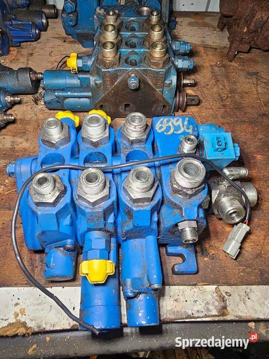 3sekcyjny rozdzielacz hydrauliczny JCB 3CX 4CX i
