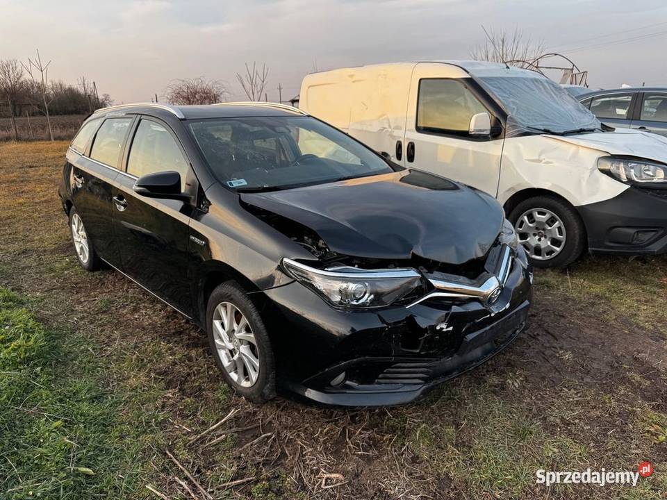 TOYOTA AURIS II 18HYBRYDA 2017R Auris małopolskie Tarnów
