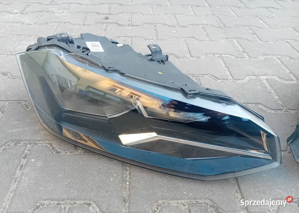 VW Polo 2G reflektory lampy przednie wielkopolskie Przeźmierowo