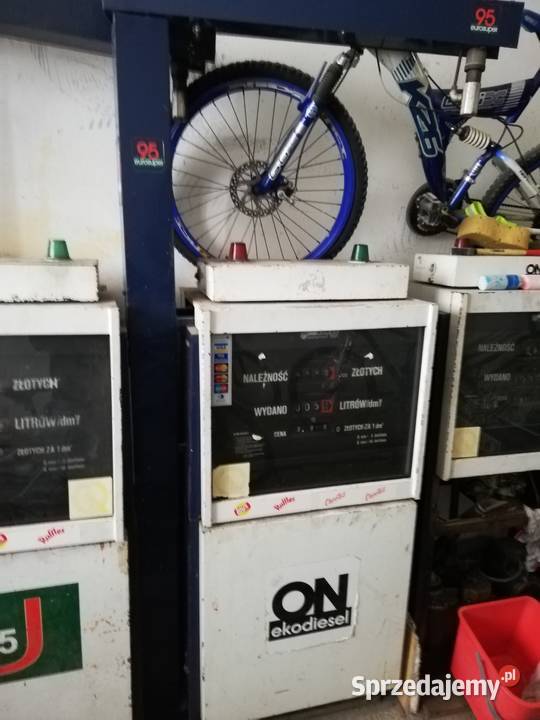 Dystrybutor paliw Tłuczań