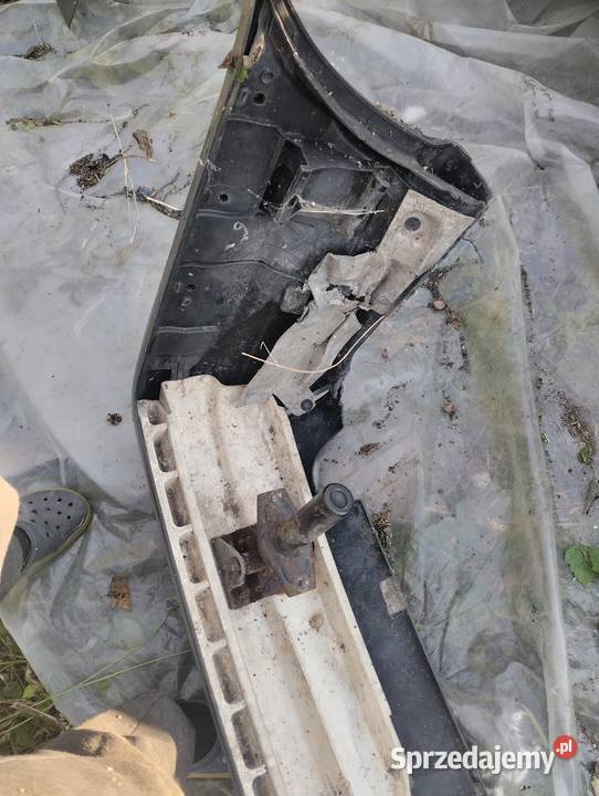tylny zderzak bmw e36 sedan osobowe Gniew