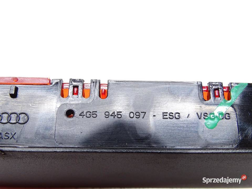 ŚWIATŁO LAMPA TRZECI STOP STOPU SEDAN 4G5945097