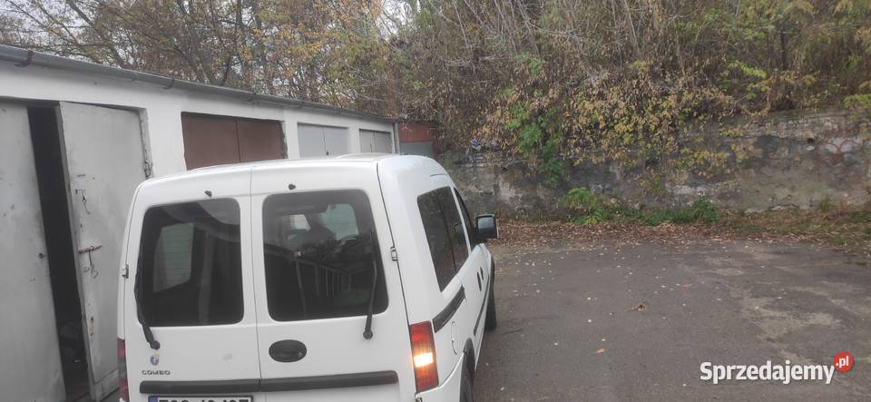 Opel combo 16 uszkodzony Combo Ostrowiec Świętokrzyski