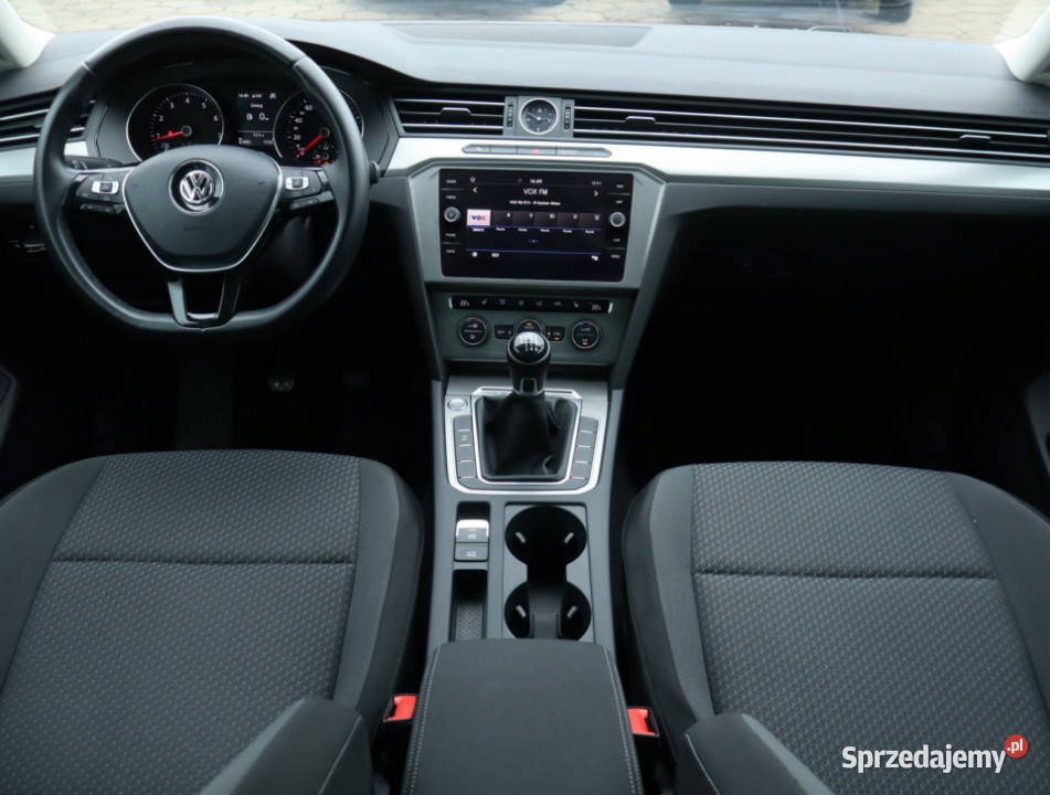 VW Passat 14 TSI światła LED łódzkie