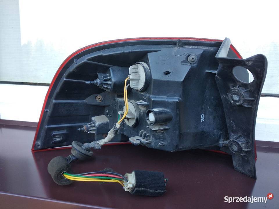 Kia Rio III 3 lampa tył tylna prawa narożna w Sieradz