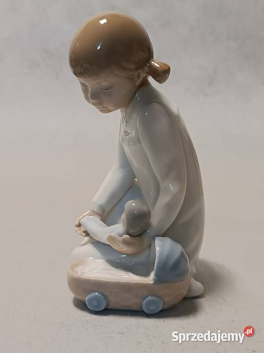 LLADRO seria Zaphir Dziewczynka z lalką Zakopane