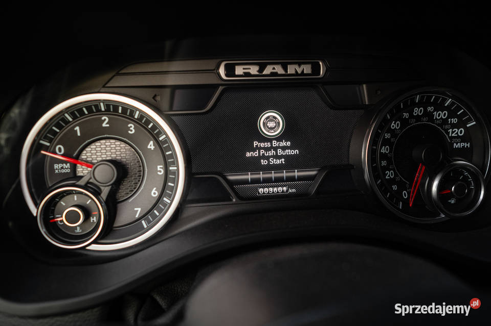 RAM 1500 57 HEMI 4X4 MAŁY PRZEBIEG LPG RAM Łapy