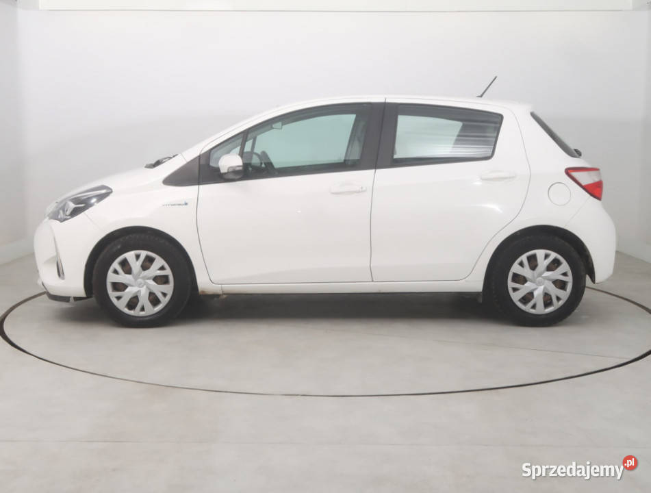 Toyota Yaris 15 Hybrid Bielany Wrocławskie