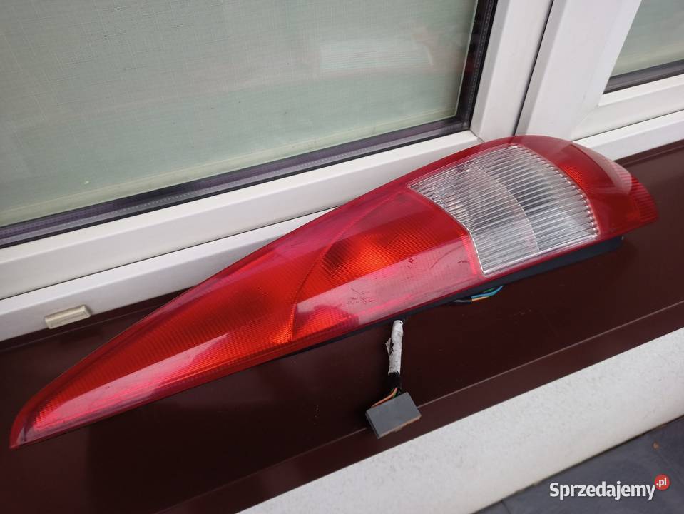 Ford Mondeo MK3 III kombi lampa tył tylna prawa Sieradz