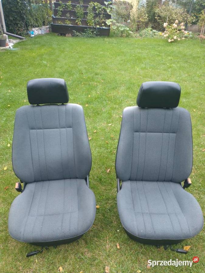 Fotele kanapa golf jetta 2 5d bez dziur Jaworzno sprzedam