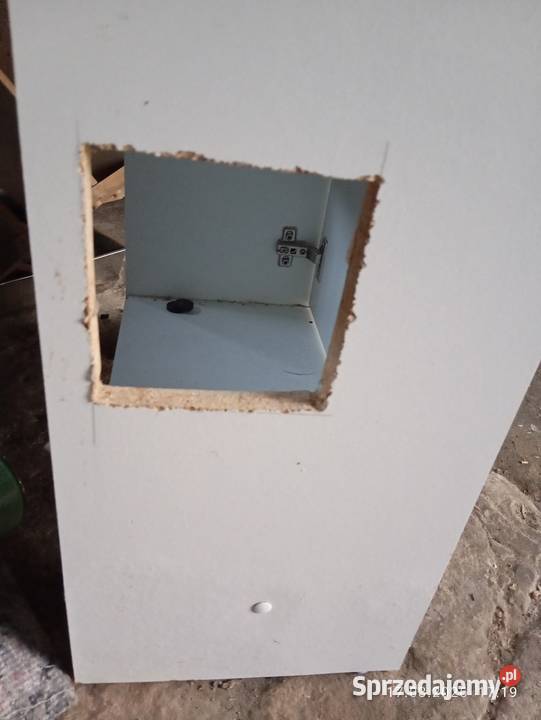 Umywalka z baterią i szafką Kielce