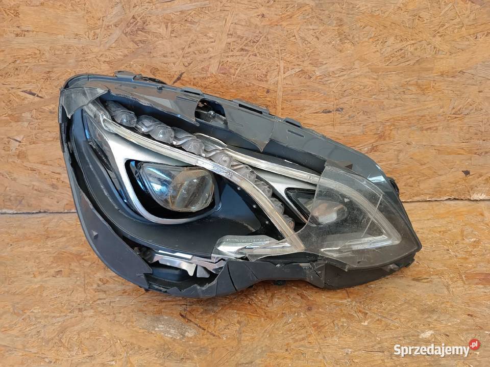 LAMPA PRAWY PRZÓD EU REFLEKTOR LED MERCEDES E Nowy Tomyśl