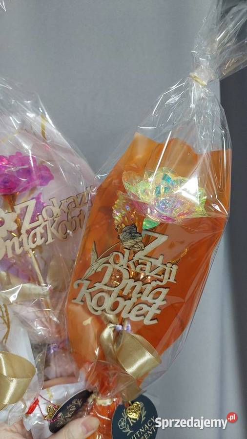 Róża na Dzień Kobiet z napisem Rybnik