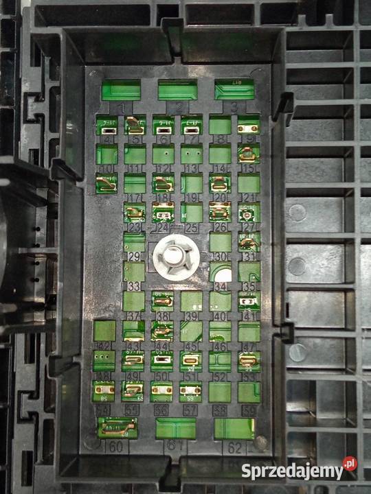 SKRZYNKA BEZPIECZNIKÓW 68235120AB 33 B 272 Jeep