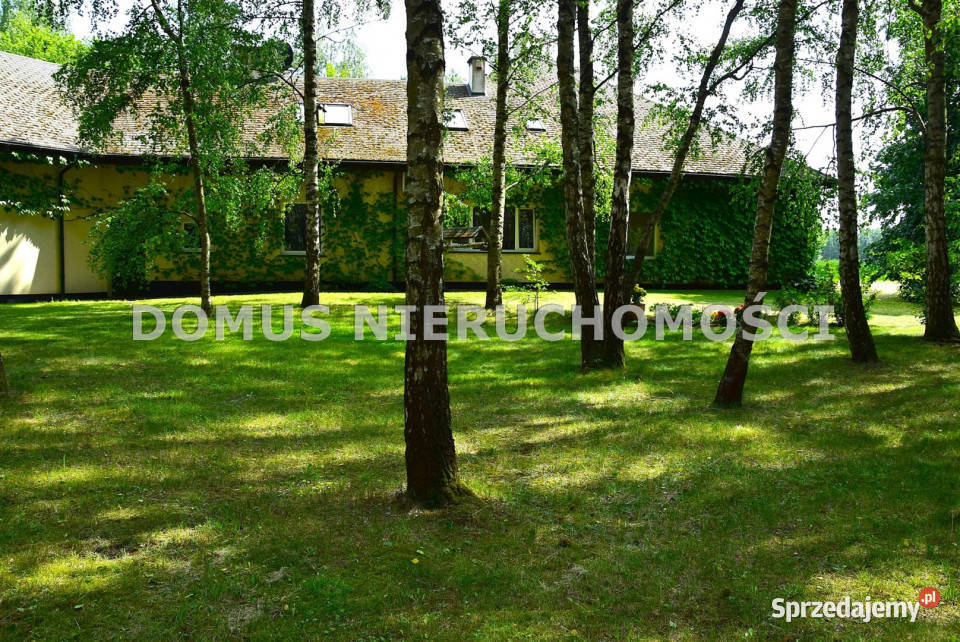 Dom wolnostojący 54621m2 Ewcin