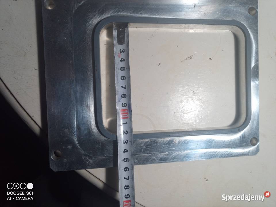 Zgrzewarka do pojemników z matrycą Więcbork sprzedam