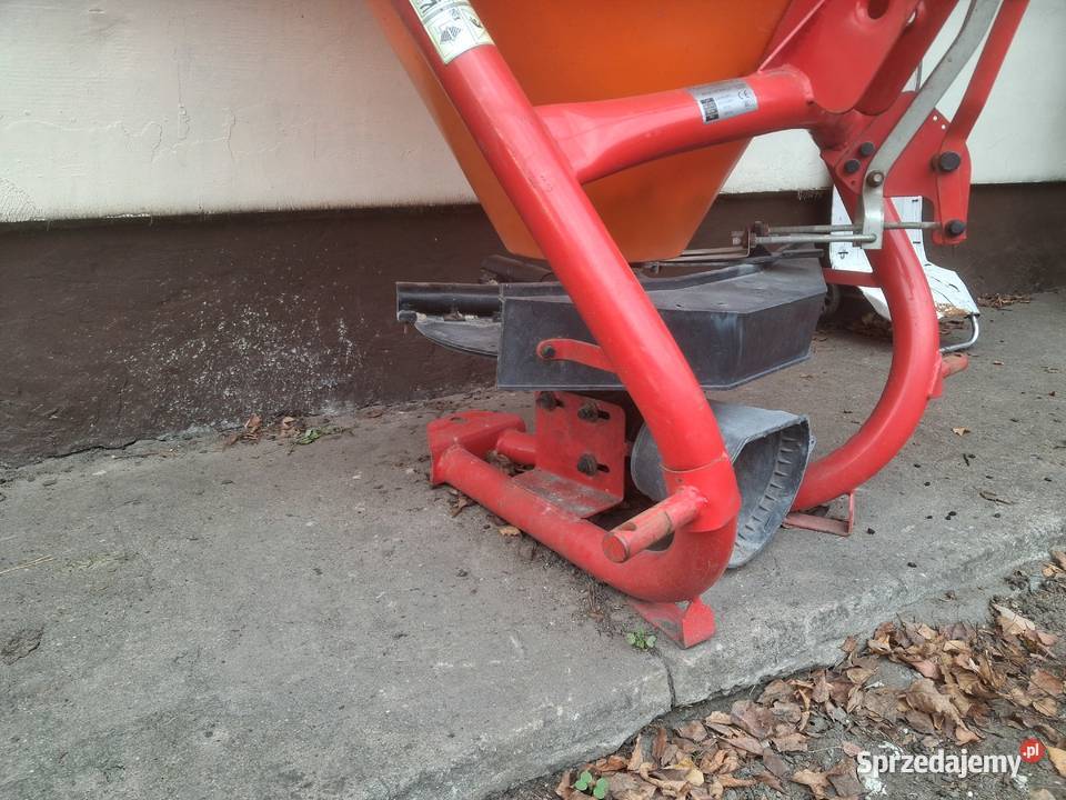 rozsiewacz nawozu 300l nieuszkodzony Rozsiewacze nawozów Wieczyn