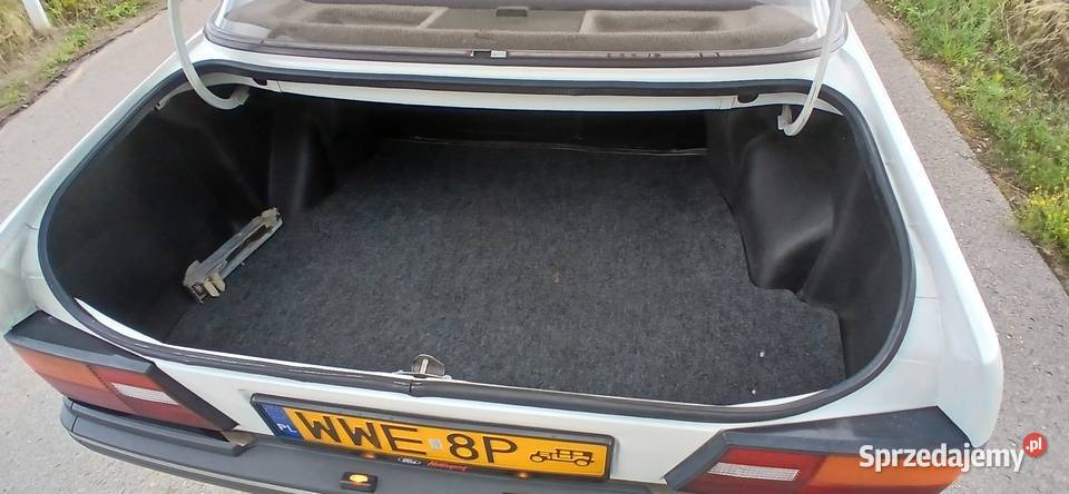 Ford Orion 1985 zabytkowy żółte tablice Łochów