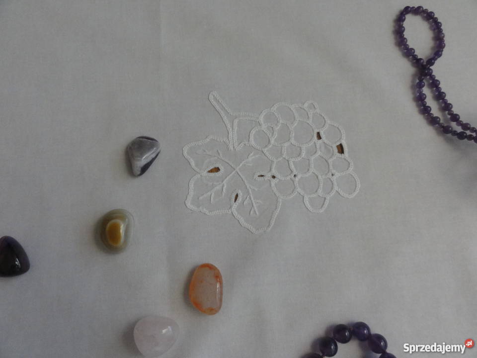 Obrus biały z winogronami ręcznie rękodzieło Lublin