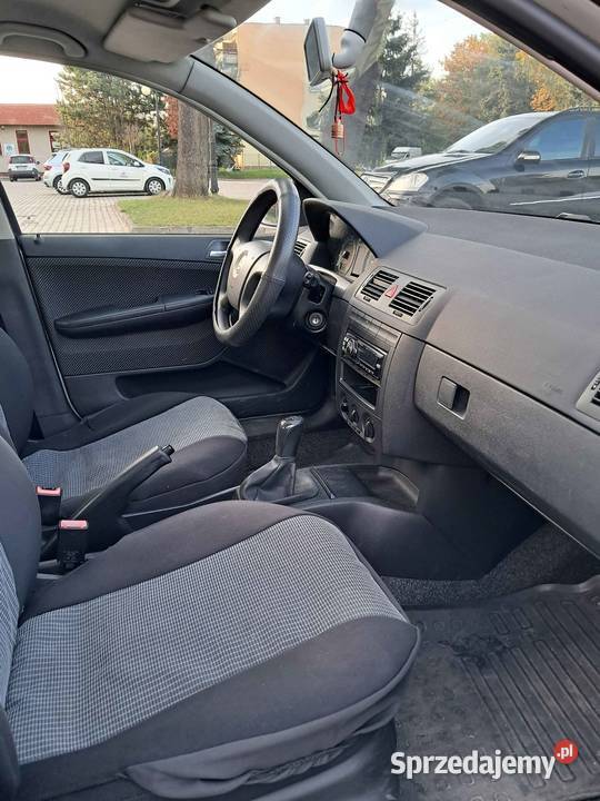 Skoda Fabia I sedan 14 16V 74 kW 100 wersja MINT Legnica