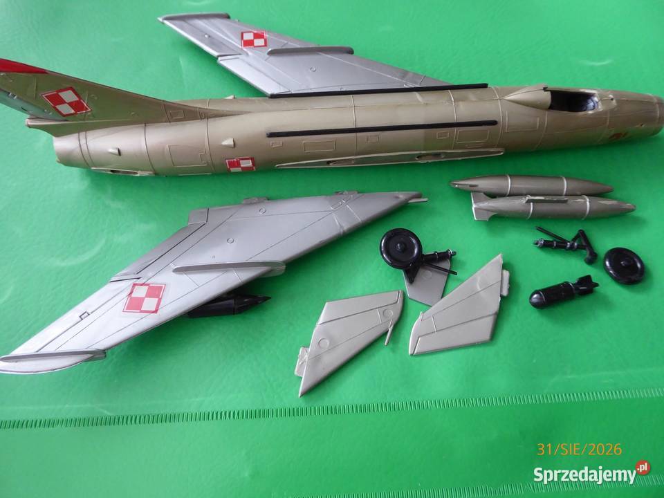 Sprzedam modele samolotów Su7 MiG21 Końskie