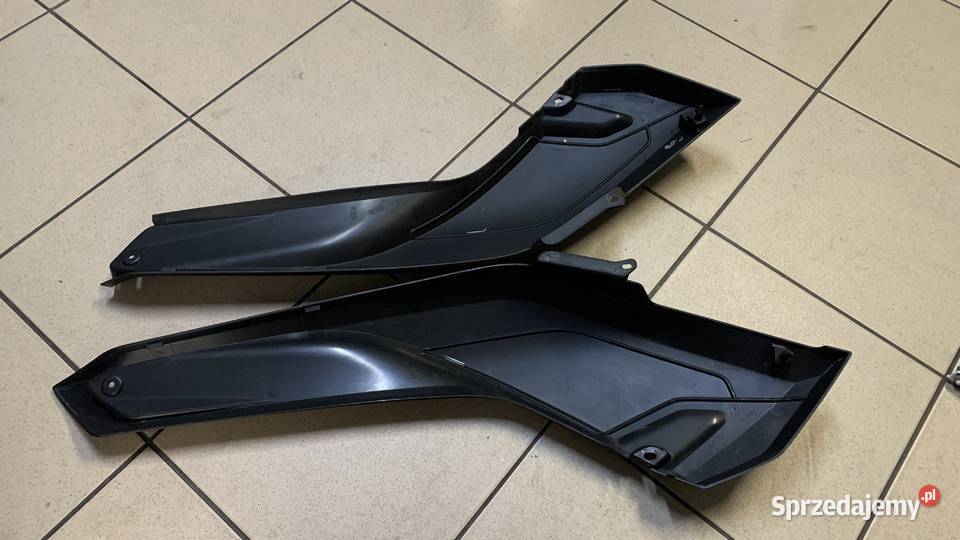 Pług boczek owiewka łyżwa prawa lewa Yamaha X