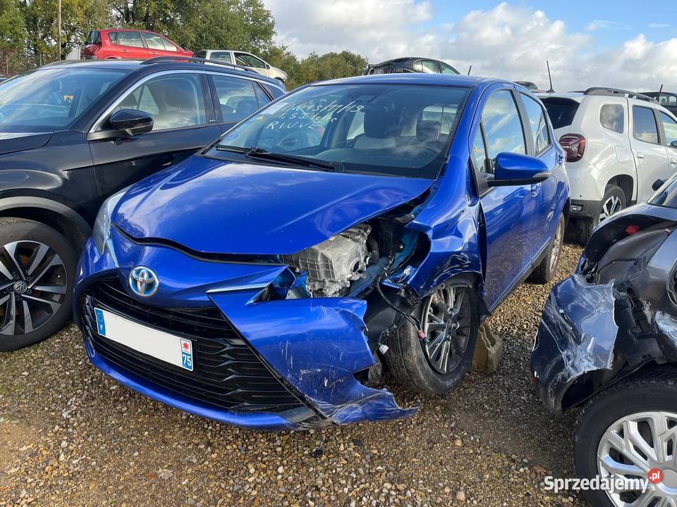 TOYOTA Yaris Hybride 100H Dynamic FL139 Przemyśl