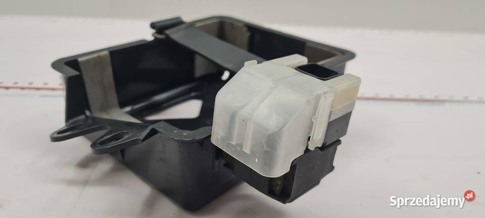 Suzuki Intruder 125 plastik podstawa akumulatora Warszawa sprzedam