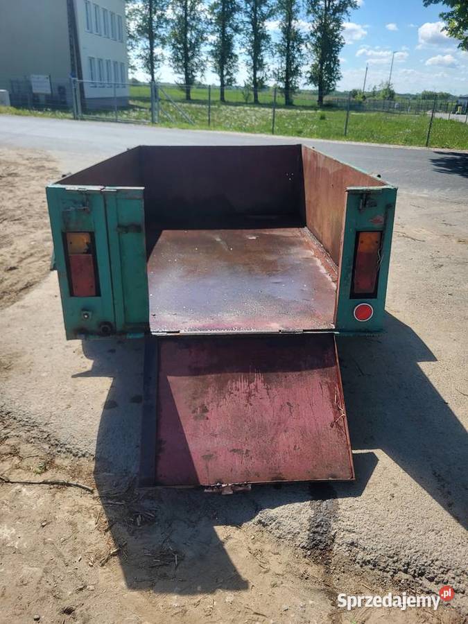 Przyczepka rolnicza duza konkretna przyczepka z