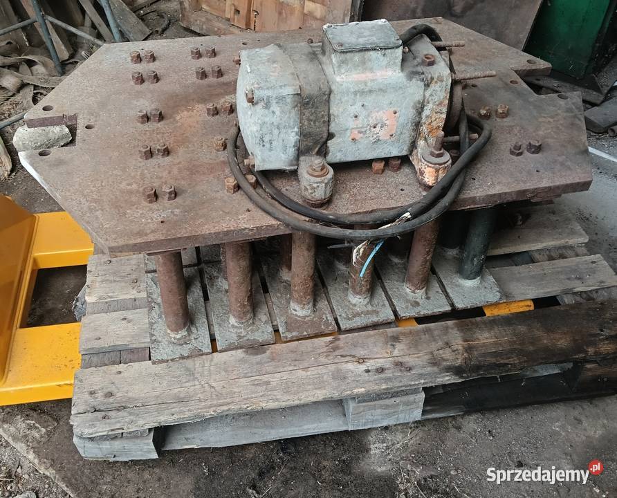 Forma do bloczków M4 wibroprasa Schlosser Kotlin