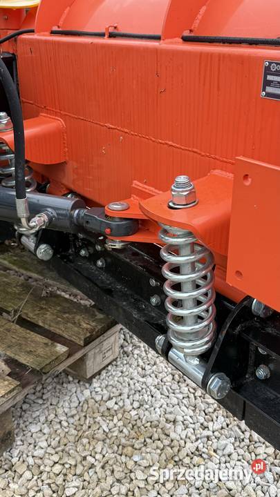 Ciężki pług strzałkowy