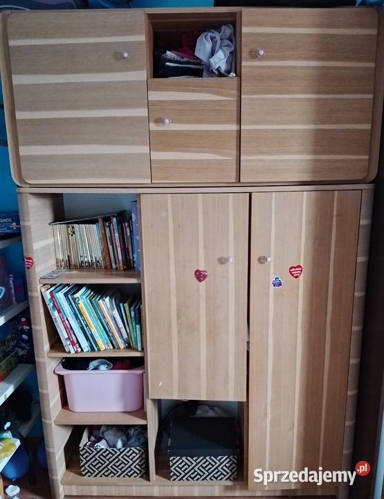 Szafa z półkami i drążkiem na ubrania Poznań