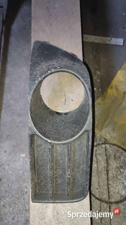 Osłona halogenu Suzuki SX4 PRAWA osobowe