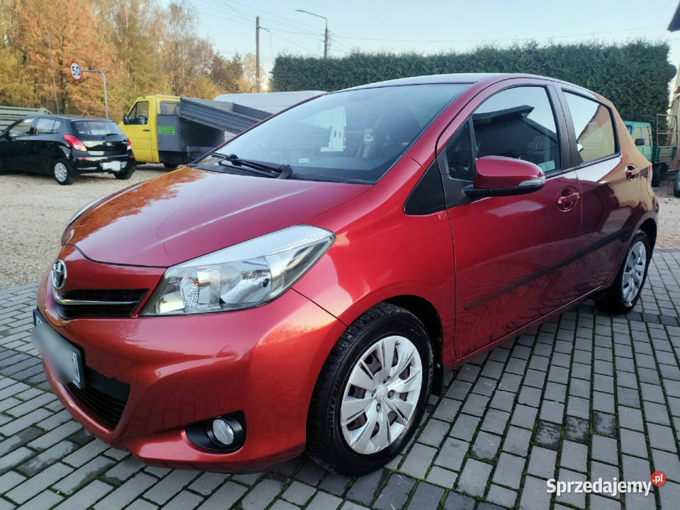 Toyota Yaris krajowa 1 właściciel Salon Polska serwisowany w ASO śląskie Chełm Śląski sprzedam