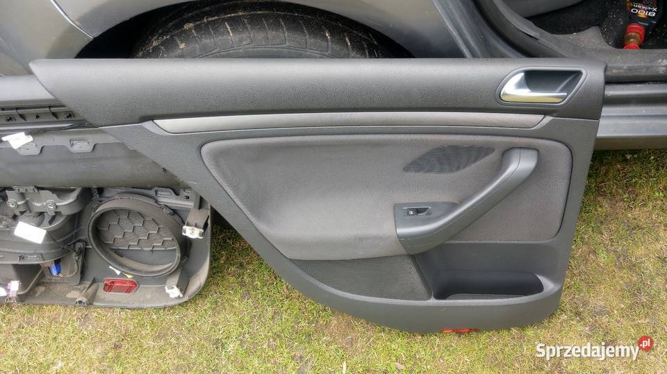 Boczki drzwiowe tapicerka drzwi VW Golf V 5 lubelskie Biłgoraj sprzedam